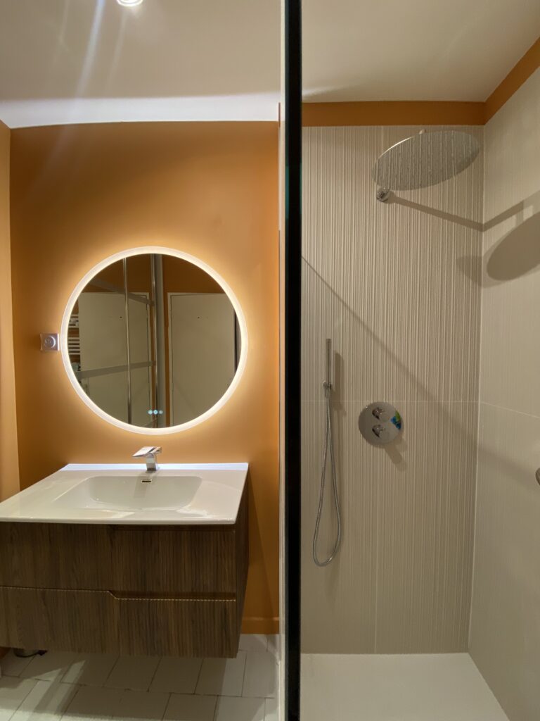 moderne rénovation conseils décoration salle de bain pastel idées architecture d'intérieur